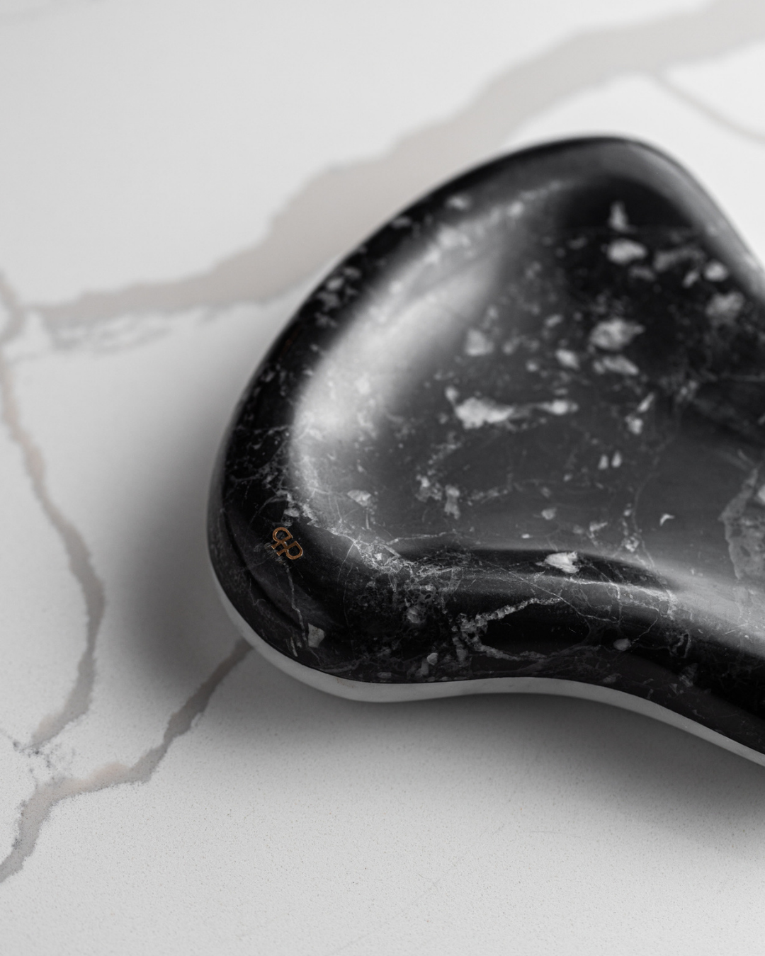 Adorno Le Iris - Nero Marquina & Carrara