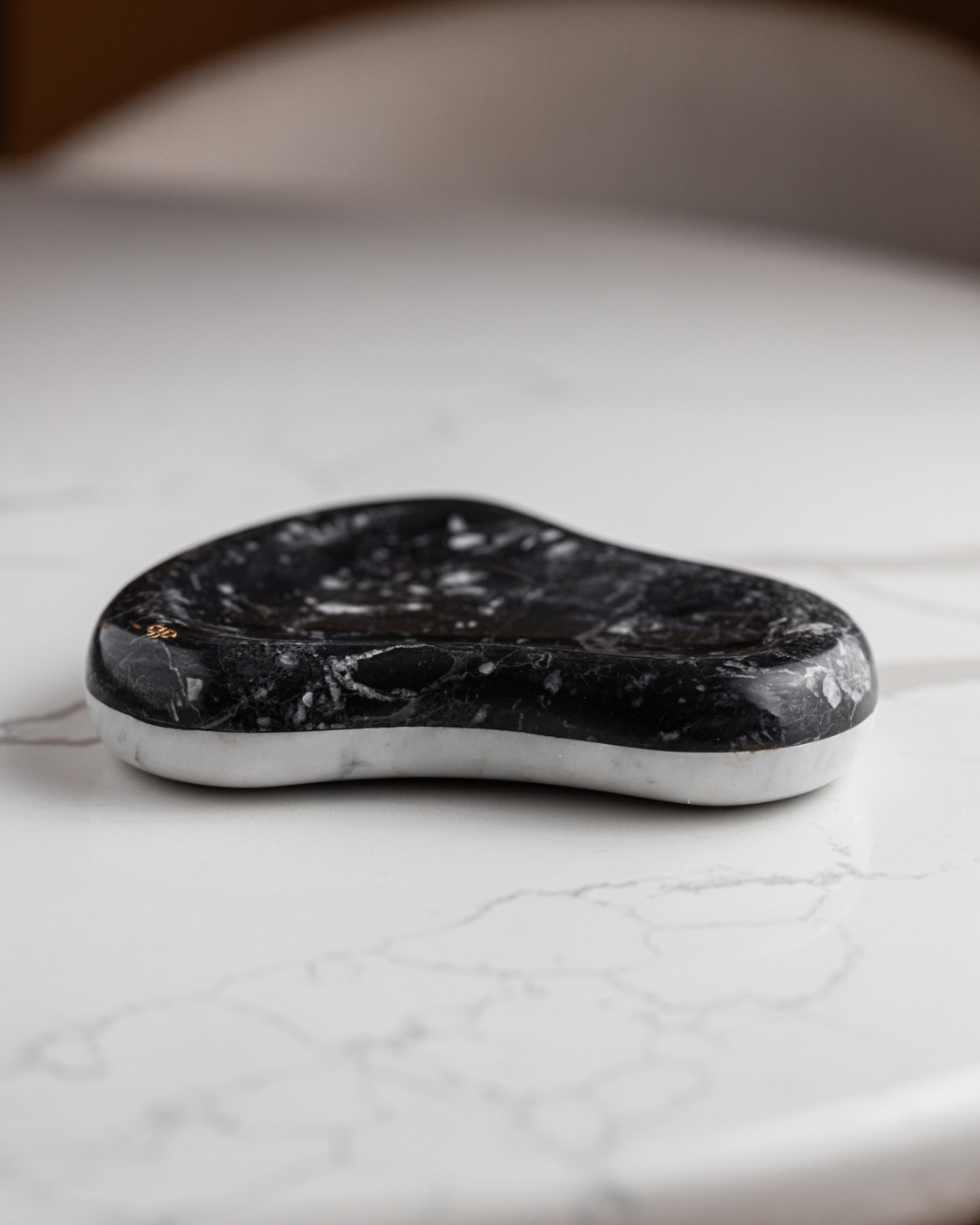 Adorno Le Iris - Nero Marquina & Carrara