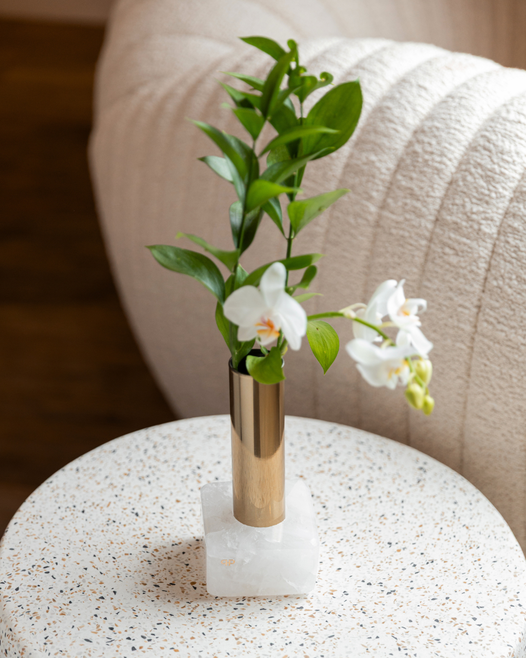 Vaso Solitário Dourado - Quartzo Branco
