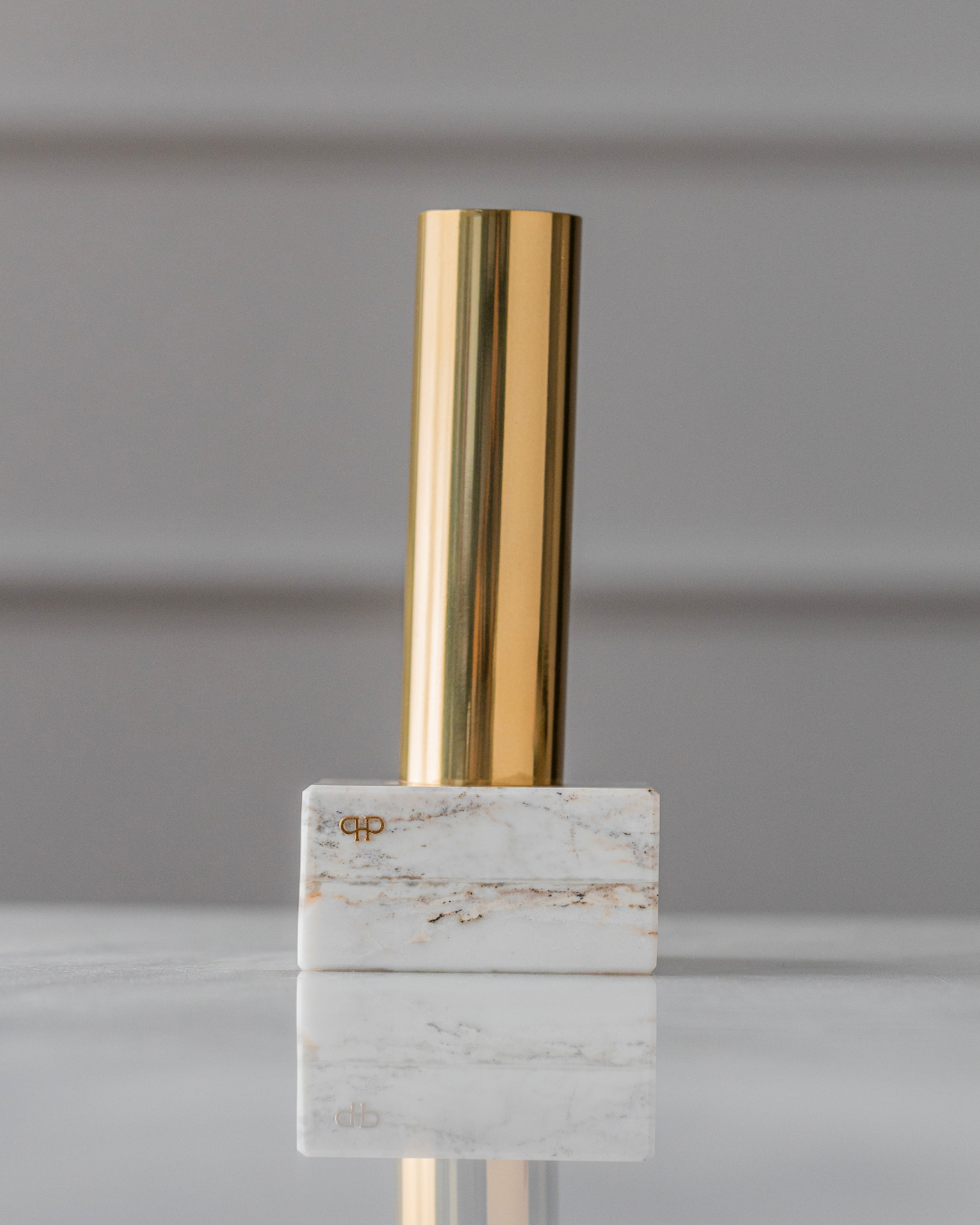 Vaso Solitário Dourado - Calacata Gold