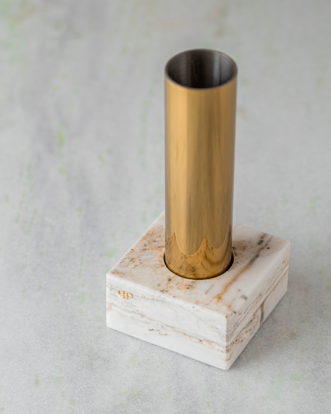 Vaso Solitário Dourado - Calacata Gold