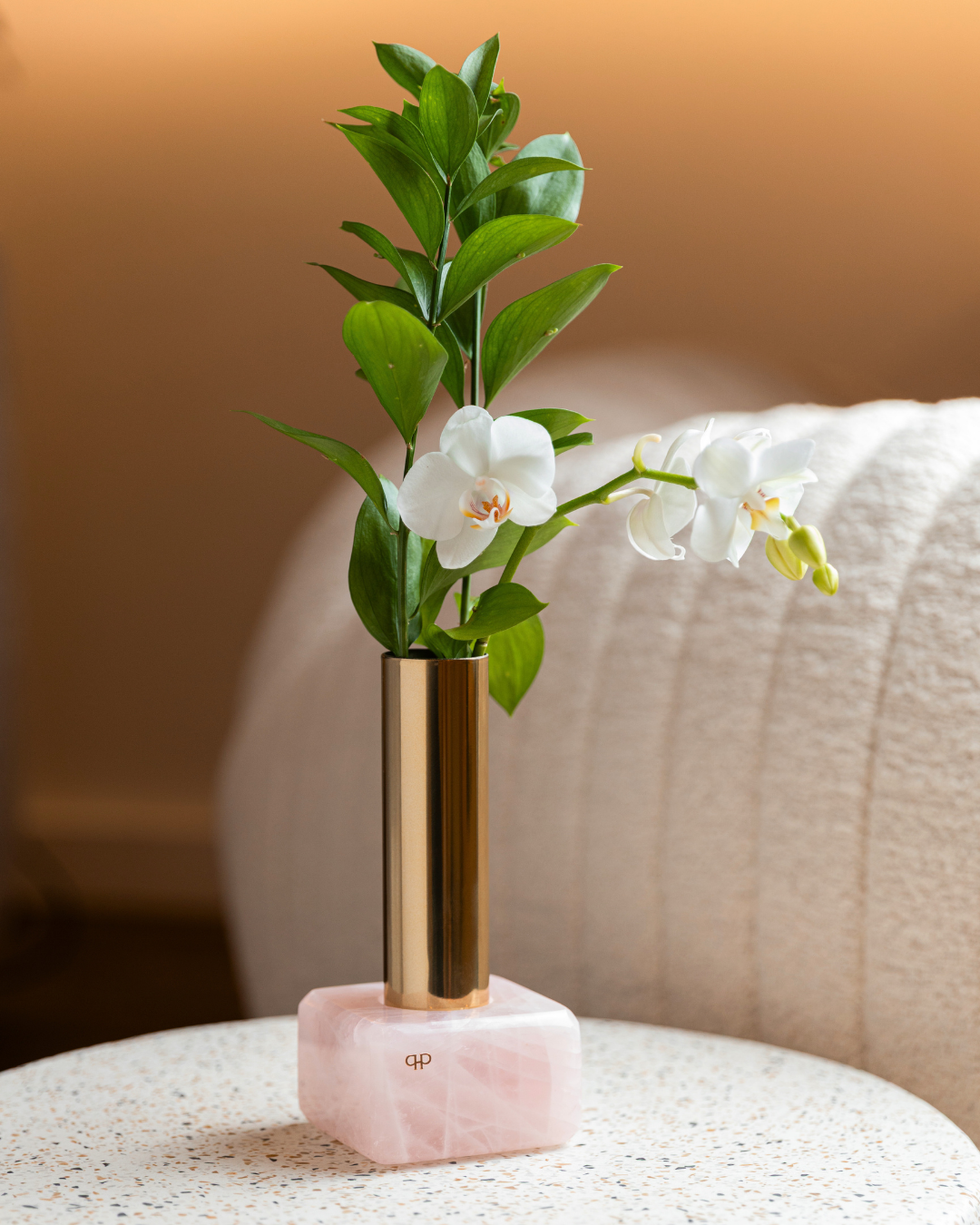 Vaso Solitário Dourado - Quartzo Rosa